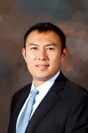 headshot of David Luo