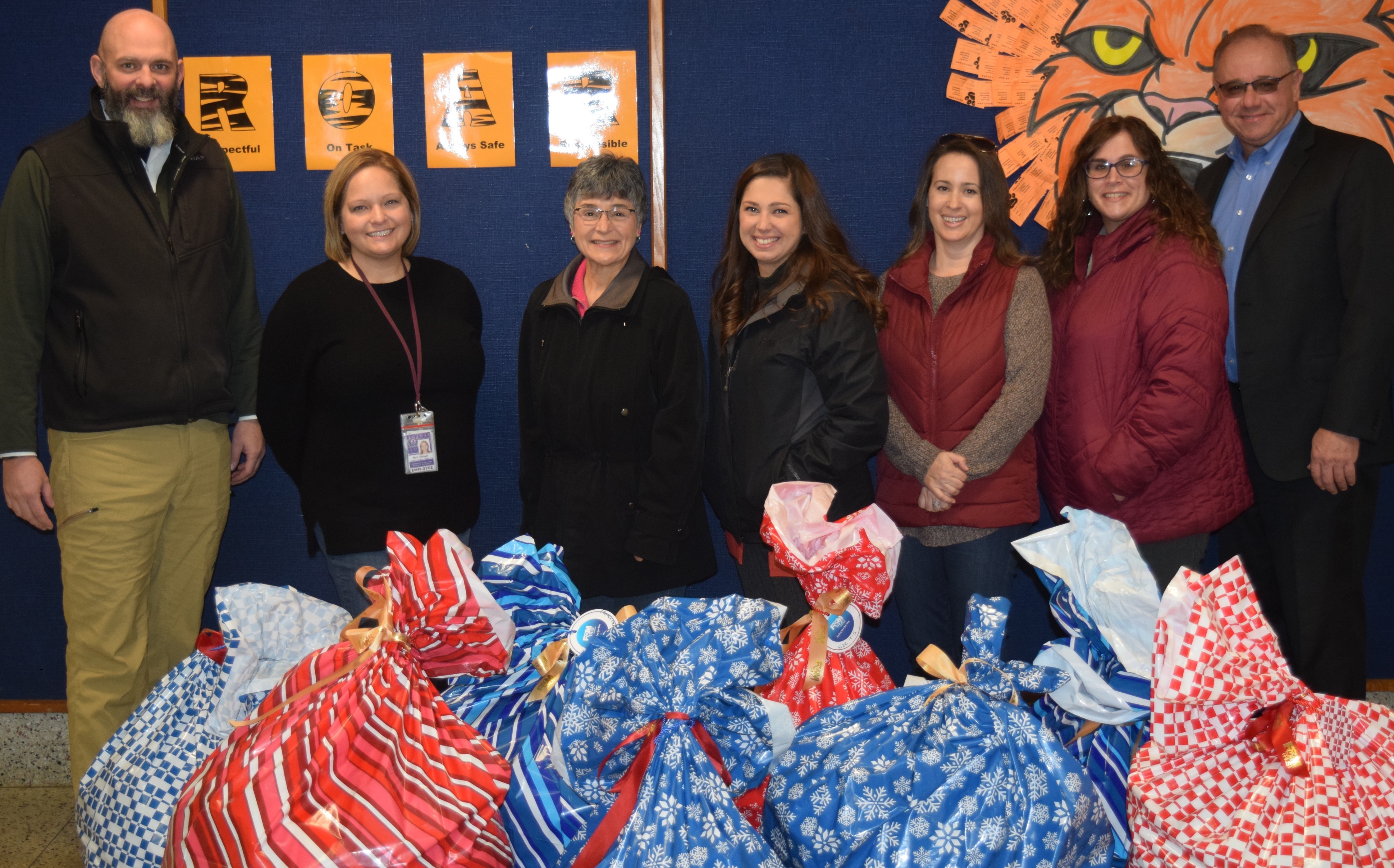 Employees Donate Winter Coats to Elementary Students | F&M Trust
